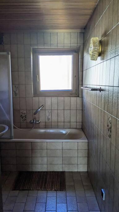 Zentrumsnahe Innenstadtwohnung Nuertingen Esterno foto